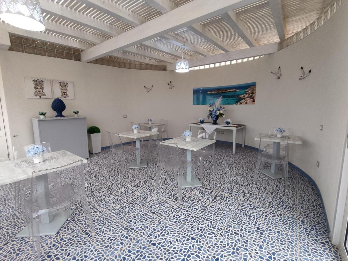 B&B Plaza Lampedusa Bagian luar foto