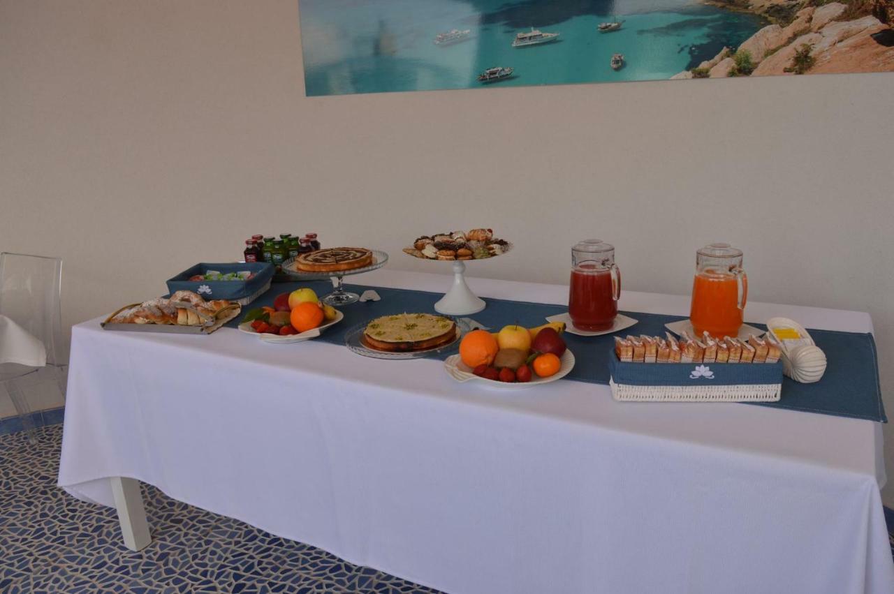 B&B Plaza Lampedusa Bagian luar foto