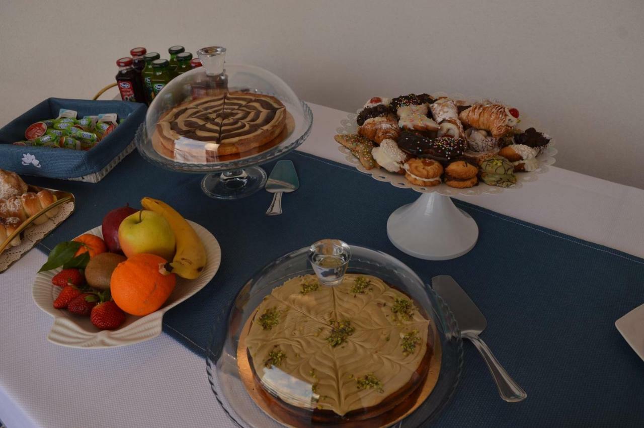 B&B Plaza Lampedusa Bagian luar foto