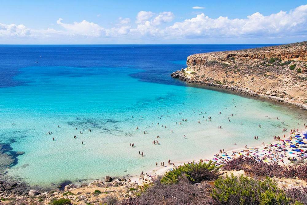 B&B Plaza Lampedusa Bagian luar foto