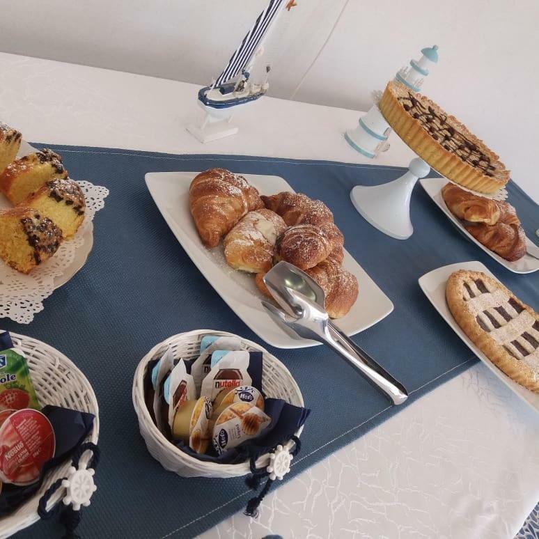 B&B Plaza Lampedusa Bagian luar foto
